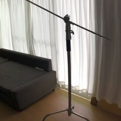 Cスタンド 128cmのホールディングアームと2つのグリップヘッド、取り付け可能なキャスター付き Cスタンド 128cmのホールディングアームと2つのグリップヘッド