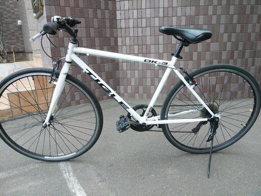 防犯登録料込み！札幌市内配達無料。中古クロスバイクブラック×ホワイト！