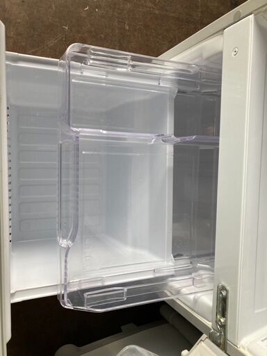 ☆中古￥15,300！【会員価格￥12,800】MITSUBISHI　146㍑2ドア冷蔵庫　家電　2017年製　MR-P15C-S型　幅48cmｘ奥行60cmｘ高さ121cm　【BF063】
