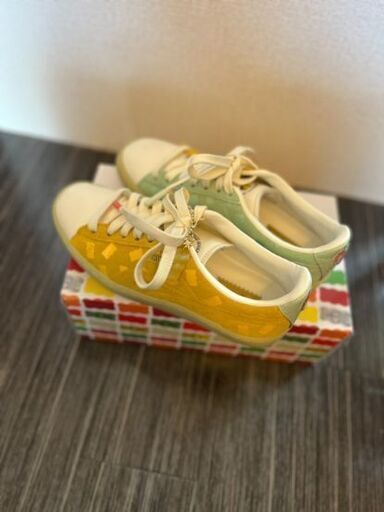 レディース (希少)PUMA SUEDE × TRIPLEX HARIBO スニーカー
