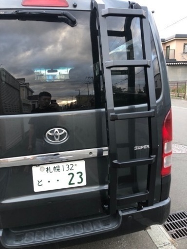 ハイエース　リアラダー
