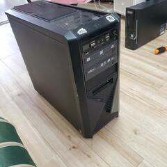 パソコン２体　１枚ジャンクです、