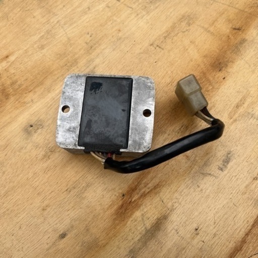 RZ 250 レギュレター 画像参照