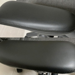 未使用・保管品】HermanMiller/ハーマンミラー Aeron Chair/アーロンチェア Bサイズ フル装備 AE113AFBを、直接引き取りに来て頂ける方に、100,000円でお譲りいたします。