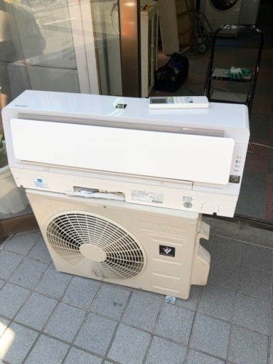 大阪市内配達取り付け無料⁉シャープ　エアコン2019  6畳8畳自動掃除機能節電機能⭕️保証付き