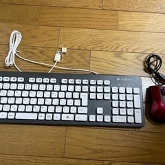 キーボードとマウス、PCケース