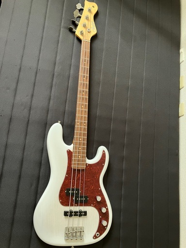 弦楽器、ギター Freedom BASS