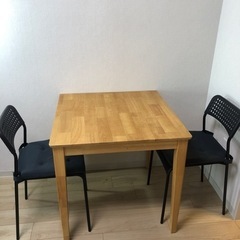 ダイニングテーブル　IKEA椅子×2 セット
