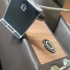 e2超美品！ニトリ 2人用電動本革リクライニングソファ ユニットテーブル付