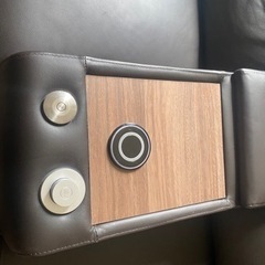 e2超美品！ニトリ 2人用電動本革リクライニングソファ ユニットテーブル付