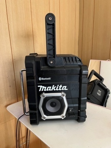 最終値下げ【中古】マキタ(makita) コードレスラジオ MR108B☆格安出品