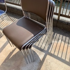 パイプ椅子 茶色 