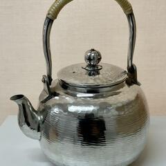 茶器・茶道具 銀瓶　丸型 湯沸 銀仕上 秀峰堂作