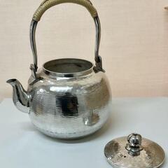 茶器・茶道具 銀瓶　丸型 湯沸 銀仕上 秀峰堂作