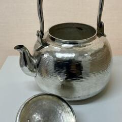 茶器・茶道具 銀瓶　丸型 湯沸 銀仕上 秀峰堂作