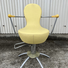 イタリア製椅子（イエロー・丸型）