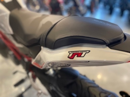 【新車】ベネリ　TNT125 White イタリアバイク
