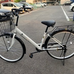 新しい自転車白いー黒い