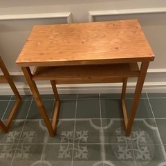 木製テーブル　２脚
