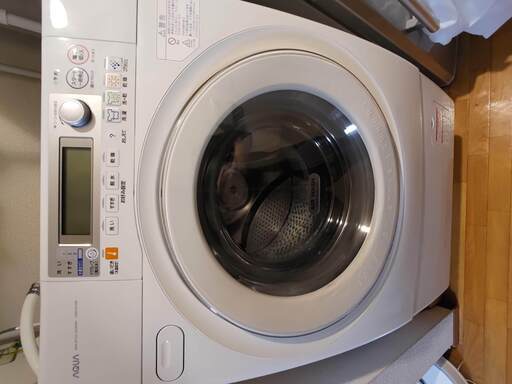 （お取引中）ドラム式洗濯機　AQW-DJ7000-R(W)