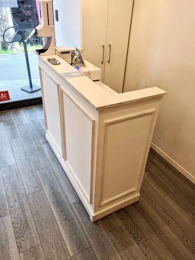 高品質 レジカウンター（購入価格10万円）店内レイアウト変更のため  