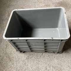 水槽　コンテナ　樹脂製容器　保管箱　2
