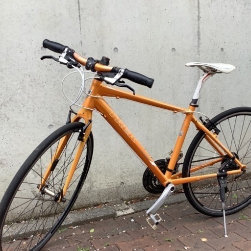 Trek 7.4FX パールオレンジ
