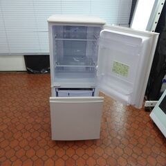ID 032743 冷蔵庫 2ドア シャープ 137L 2016年製 SJ-PD14B-C