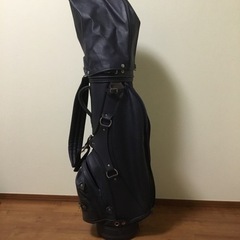 女性用のゴルフバッグです。