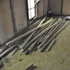 敷板の廃材　有料　薪（マキ）　小屋の修理・補強材　6月19日まで
