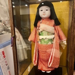 日本人形　ガラスケース入り