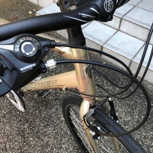 美品トレックFX7.2▫️CATSEYE、メンテナンス台、ドリンクホルダー付き 美品トレックFX7.2▫️CATSEYE、メンテナンス台、ドリンクホルダー付き