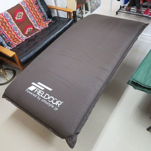 残り1点 FIELDOOR インフレーターマット W84㎝×H175㎝×D5cm(約 残り1点 FIELDOOR インフレーターマット W84㎝×H175㎝×D5cm(約