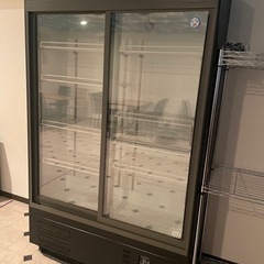 冷蔵リーチインショーケース