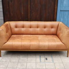 karimoku(カリモク)の最高級ブランドdomani(ドマーニ)のSZA1 本革 2人掛けソファです！存在感溢れるクラシックデザインがお部屋を洗練された印象に演出してくれるレザー ラブソファー♪CF101