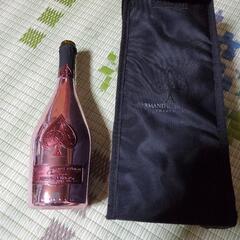 高級シャンパン  アルマンド ロゼ  インテリア 空瓶