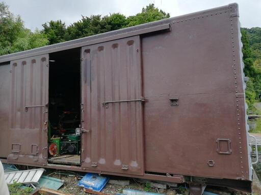 １０万円　コンテナ貨車　中古品　引き取り場所静岡県葵区　５トン近くあります。