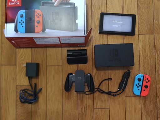 任天堂　ニンテンドースイッチ　switch ネオンブルー　ネオンレッド