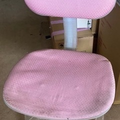 椅子　移動可能　タイヤ付き　ピンク