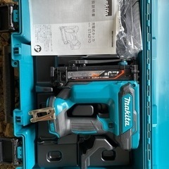 マキタ電動タッカー　ST421D 新品未使用