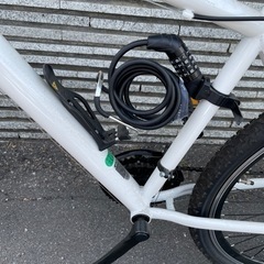 【超美品】Tigora バイシクル　マウンテンバイク　お値下げしました‼︎  札幌　7段変速あり　ジュースホルダー　ロックホルダーあり　26インチ　ホワイト