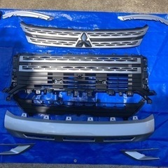 三菱 デリカ D5 新車取り外しフロントグリルセット