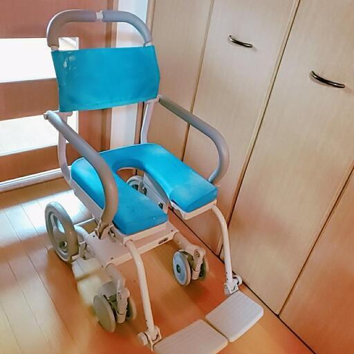 介護用 お風呂で使う車椅子 くるくるチェアー