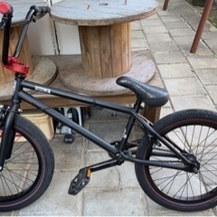 【美品】STN ブラック BMX 16インチ 屋内保管 BMX 16インチ キッズ 子供自転車 TNB PLUG - 16 MATT BLACK 軽量、高