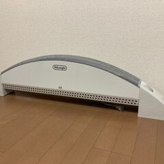 デロンギ　電気ベースボードヒーター　BBH100C