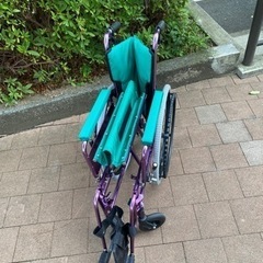 日本ウイールチェア製 転倒防止補助具付き自走式車いす