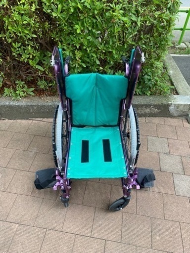 【限定セール！】 日本ウイールチェア製 転倒防止補助具付き自走式車いす その他