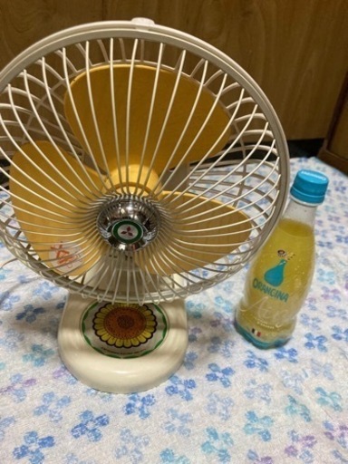 昭和レトロな「卓上扇風機」（20センチ）