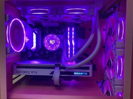 ピンクで可愛い ゲーミングPC