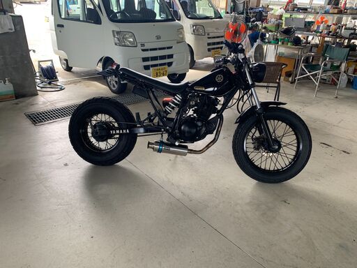 ヤマハ　TW225